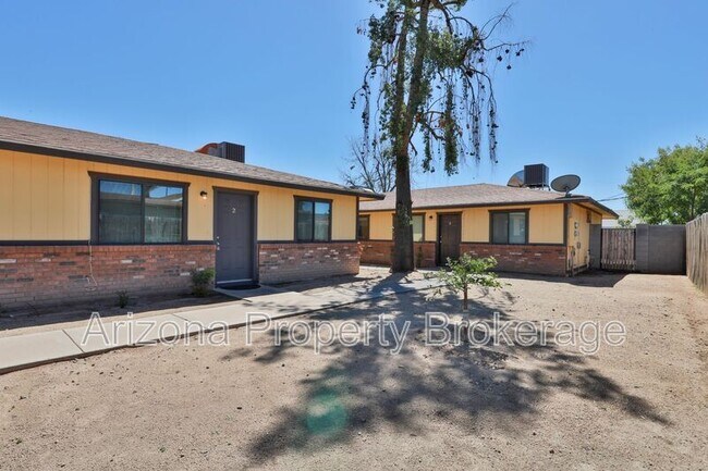 Building Photo - 423 E 8th Ave