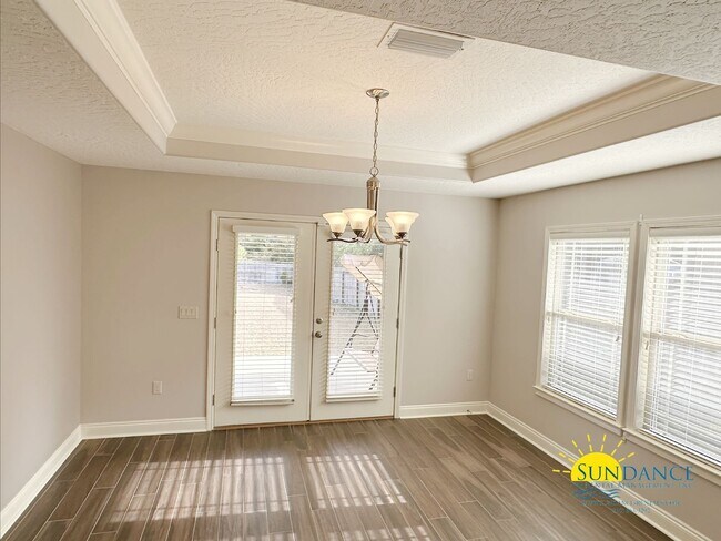 Building Photo - Stunning 3 Bedroom Home in Navarre with La...