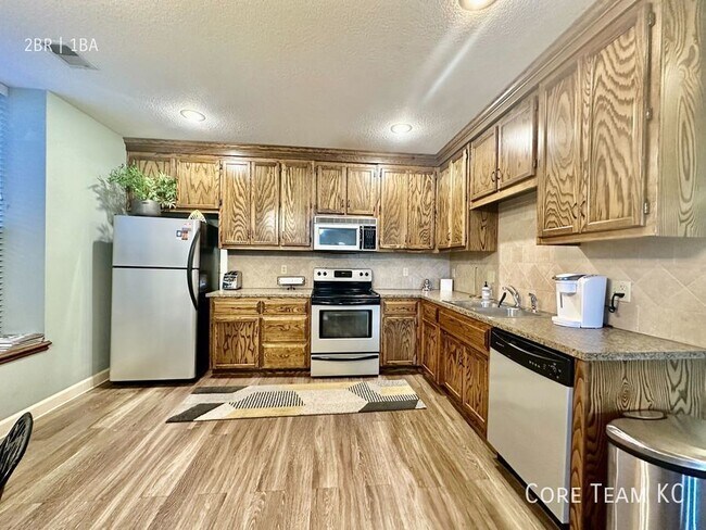 Foto del edificio - Spacious 2 Bed For Rent in Columbus Park