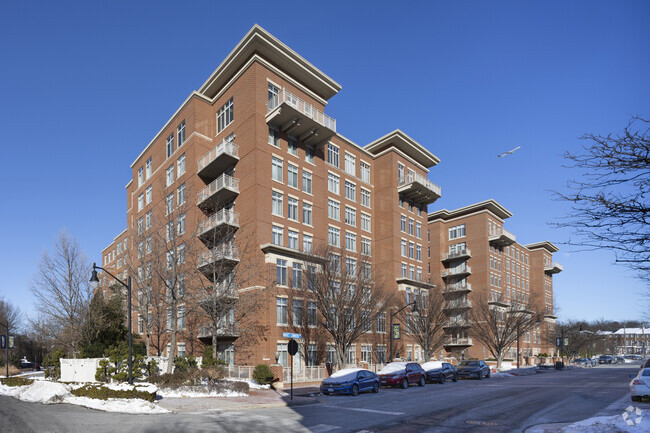 Elan East Market Condominiums