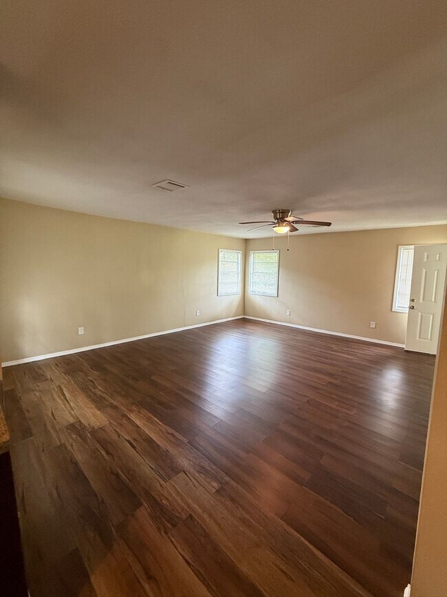 Building Photo - Spacious 3BED, 1BATH in Vidor