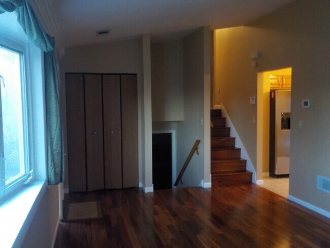 LIVING RM TO UP STAIRS BEDROOMS - 69 Pleasantview Ter