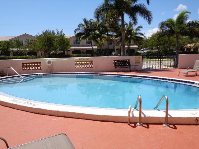 Foto del edificio - 331 SW 8th Street 2d