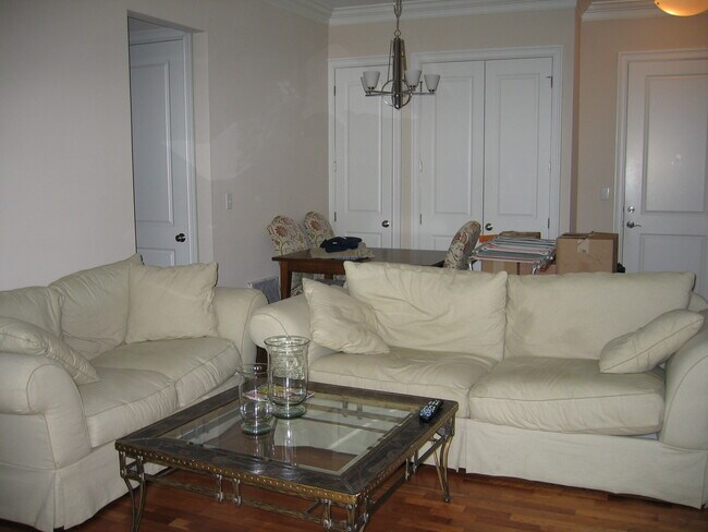 Living Room - 2966 Selwyn Ave