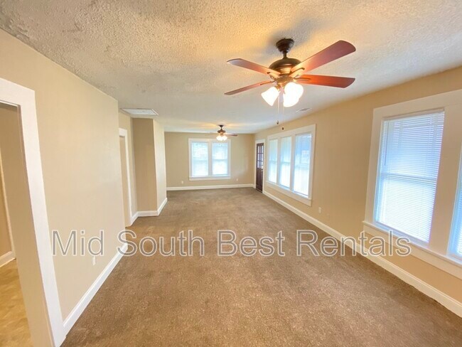 Building Photo - 1021 Whitehaven Ln