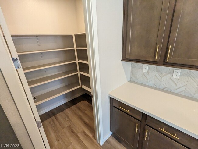 Foto del edificio - 11298 Cactus Tower Ave