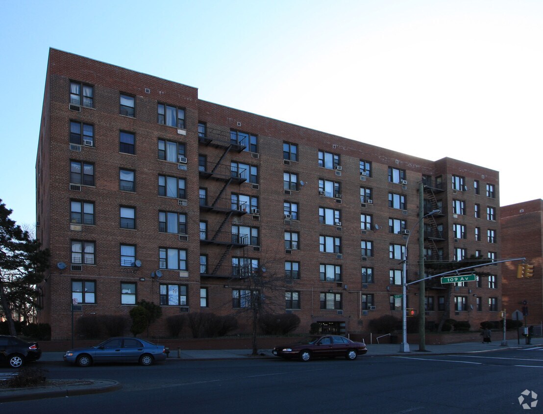1091510925 Merrick Blvd, Jamaica, NY 11433 Apartments Jamaica, NY