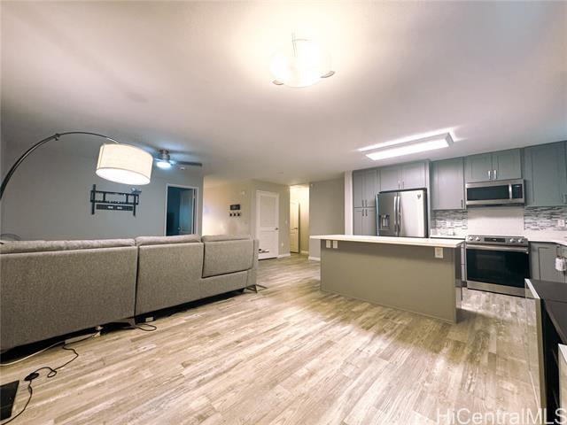 Building Photo - 95-993-993 Ukuwai St