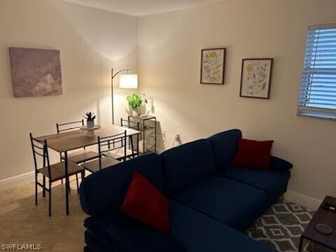 Foto del edificio - 3325 Arpt Rd S