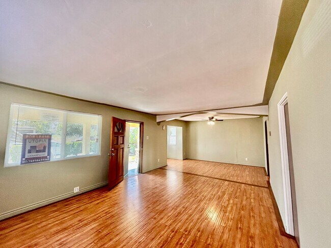 Foto del edificio - Beautiful 3 Bed Home For Rent!