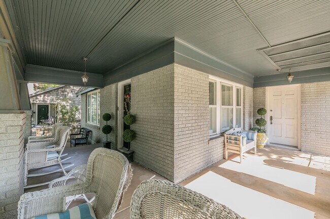 Foto del edificio - Charming Bungalow - Arlington Heights