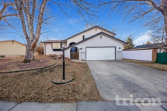 Building Photo - 1327 Kern St