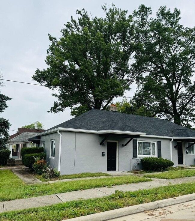 Photo - 2200 Bremont Ave Apartment