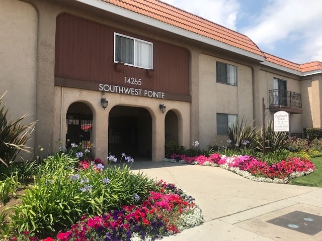 Building Photo - Southwest Pointe Apartments