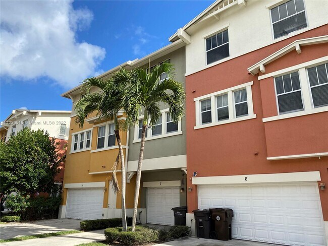 Foto del edificio - 770  Millbrae Ct  7 West Palm Beach Fl 33401