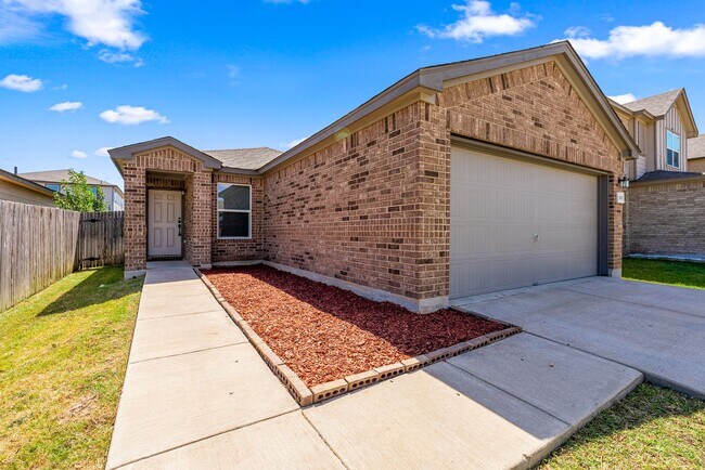 Building Photo - Beautiful 3 bedroom, 2 bathroom home in Manor!