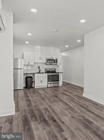 Building Photo - 2322 S 63rd St