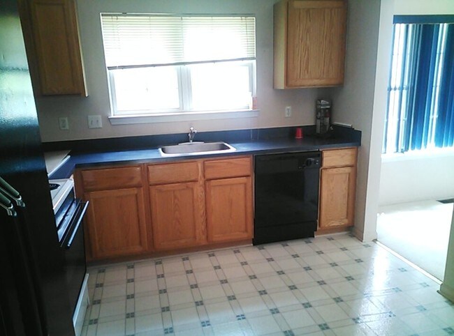 Building Photo - 203 La Plaza Ct