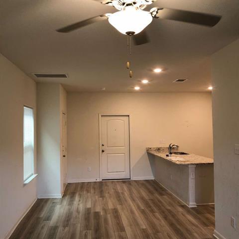 Foto del edificio - 402 Marsh Ln