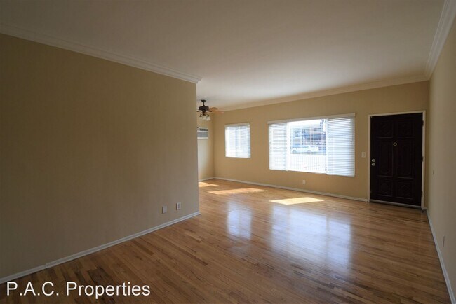 Building Photo - 3 br, 2 bath Apartment - 12427 Riverside D...