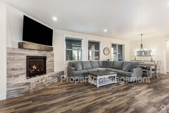 Building Photo - 2758 NW 23rd Lp