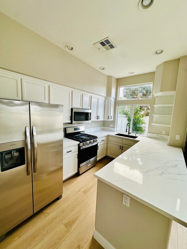 Foto del edificio - 11930 Cypress Canyon Rd