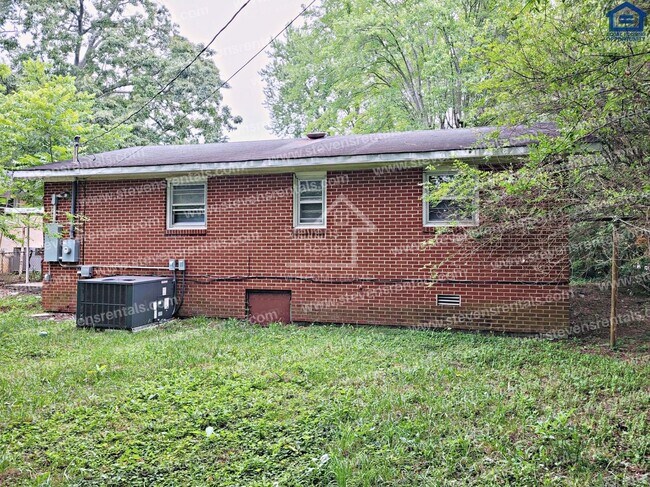 Foto del edificio - 346 W 5th St