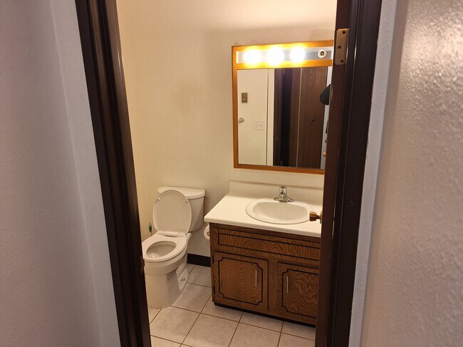 Foto del edificio - 341 Prairiewood Cir S