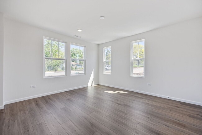Building Photo - 6213 Sandbelt Dr