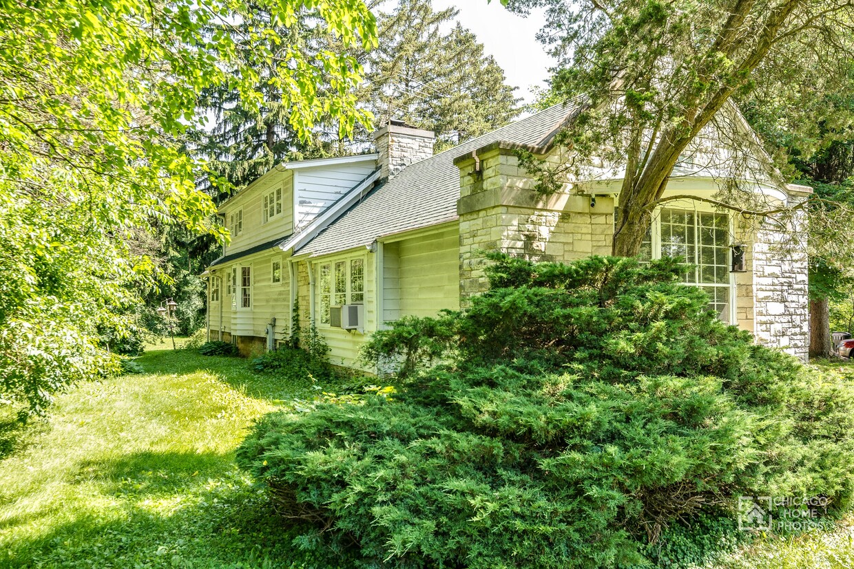 Primary Photo - 1047 Plank Rd