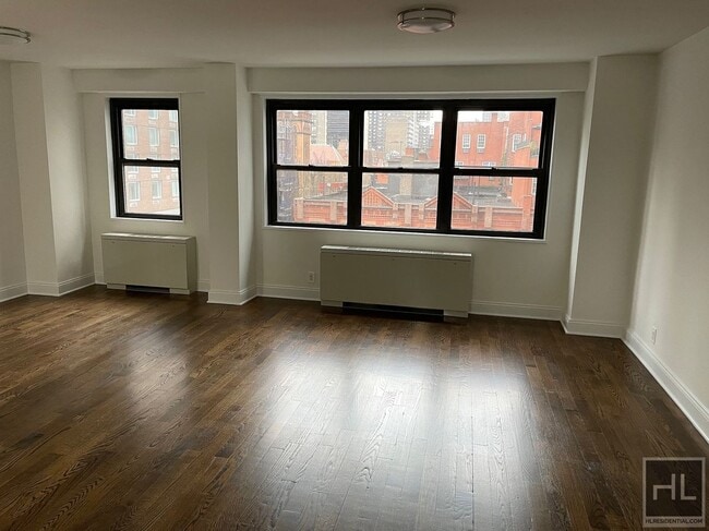 Building Photo - E 88th St