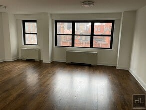 Building Photo - E 88th St