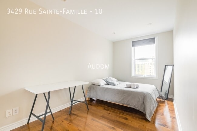 Building Photo - 3429 Rue Sainte-Famille