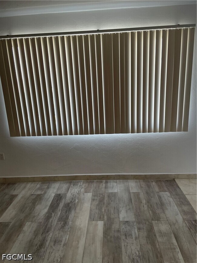 Building Photo - 4906 Victoria Dr