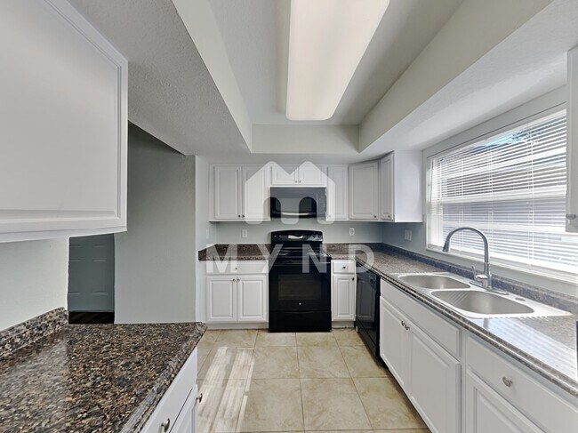 Building Photo - 23031 Clearwater Pl