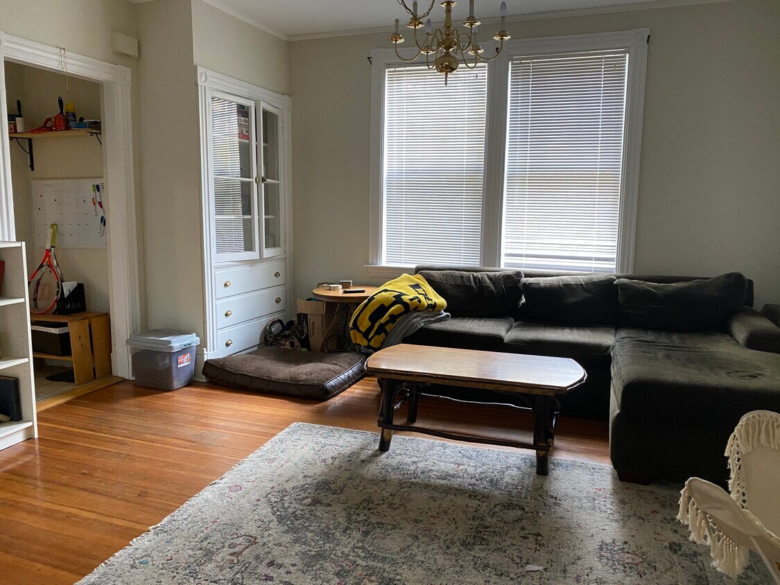 19 Thorndike St Unit 4, Beverly, MA 01915 Condo for Rent in Beverly