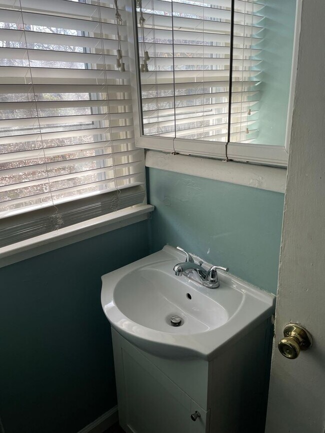 Foto del edificio - 704 N Almond St