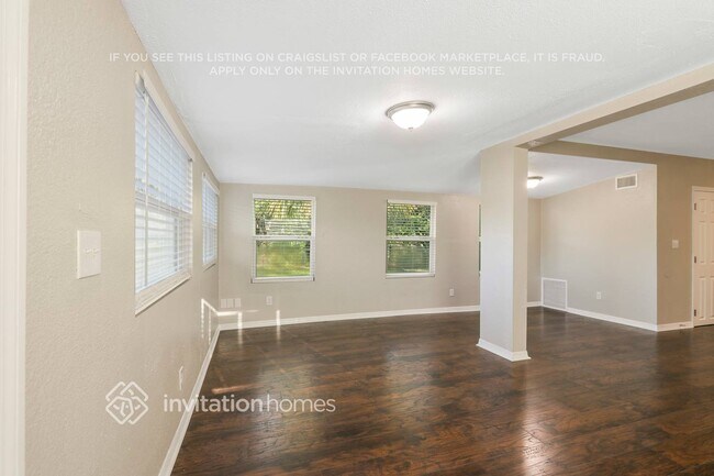 Building Photo - 741 37th Ave S