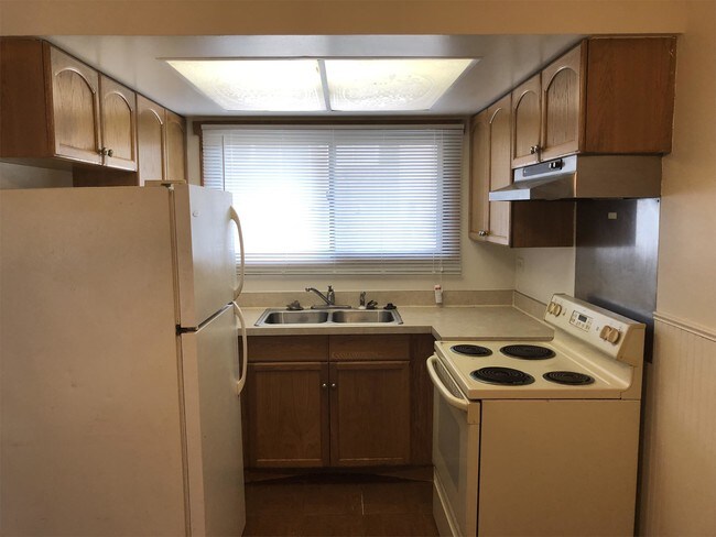 Foto del edificio - 1635 Maple Ln