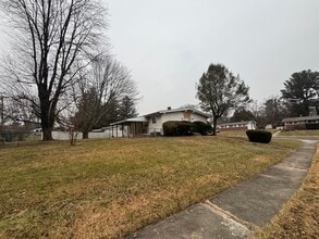 Building Photo - 4700 Three Oaks Rd