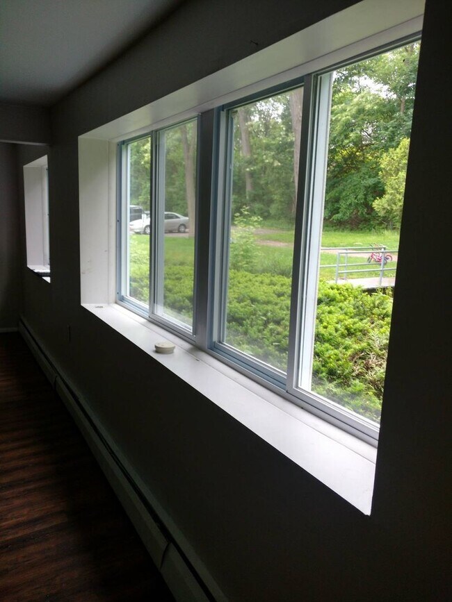 Building Photo - 138 Woodhill Dr