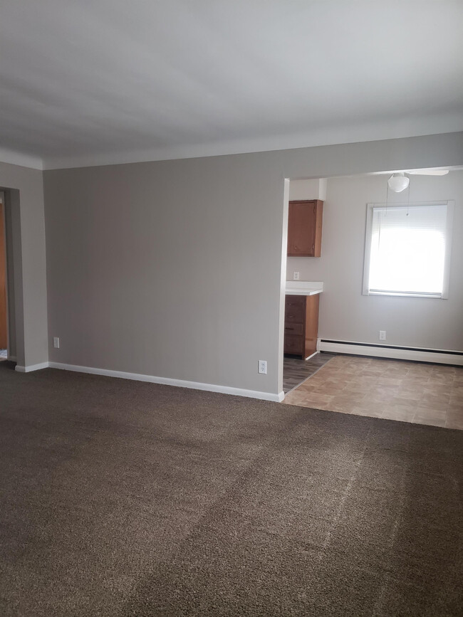 Building Photo - 1147 Berdan Ave
