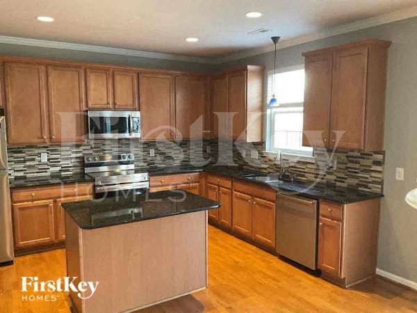 Foto del edificio - 2114 Feather Ridge Drive
