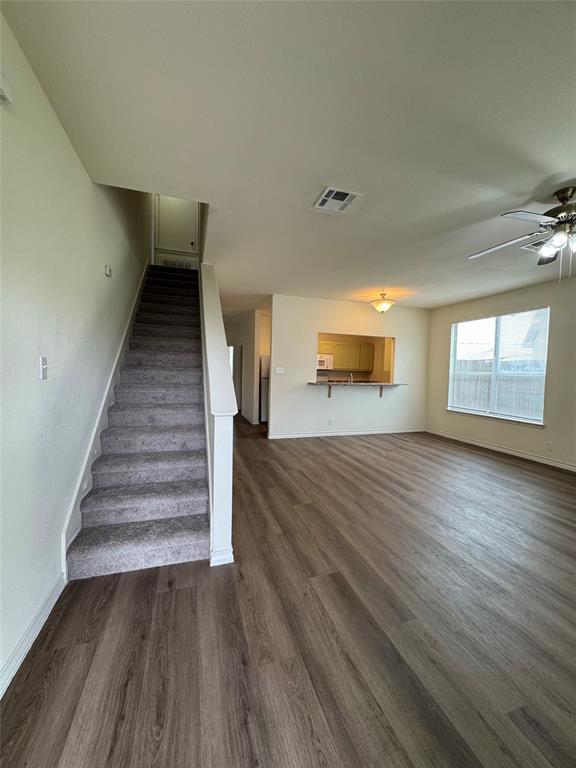 Foto del edificio - 220 Sandstone Dr