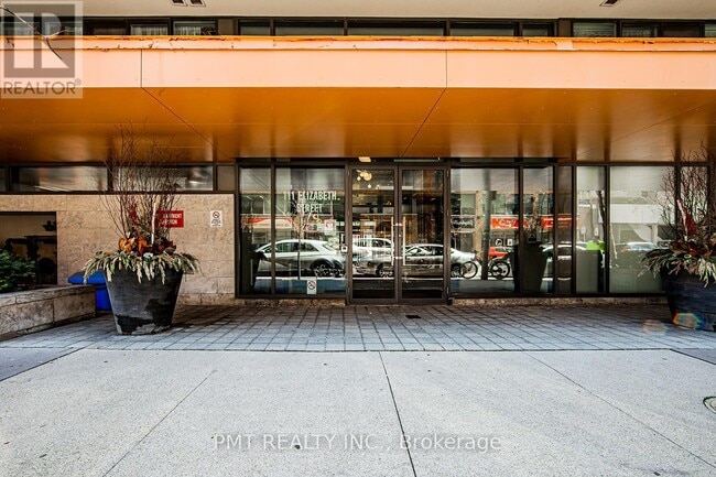 Building Photo - 111-1111 Elizabeth St