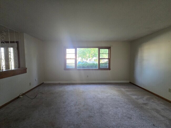 Foto del edificio - 608 Deerpath Dr