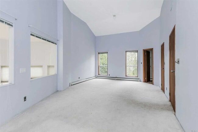 Building Photo - 175 Iceland Dr