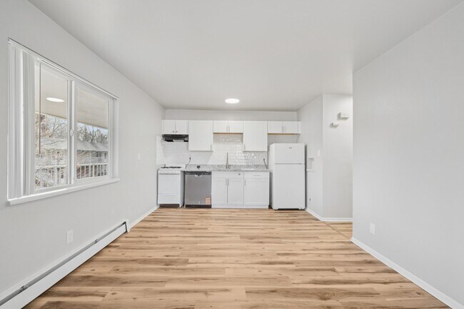 Foto del edificio - 319-321 E Brookside St