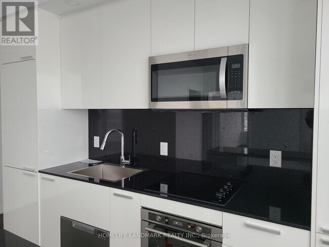 Building Photo - 75 Canterbury Pl