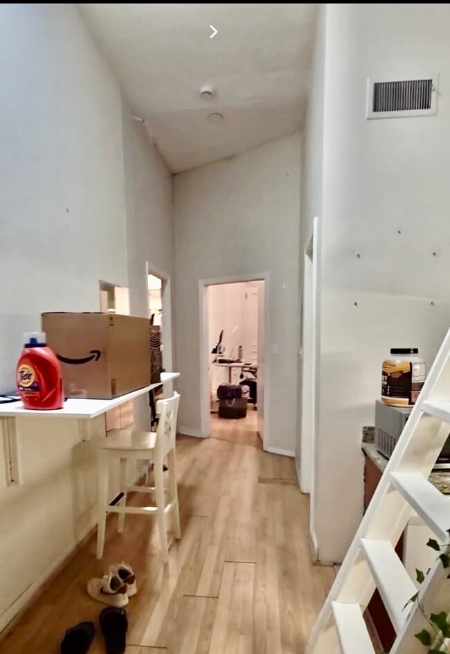 Building Photo - 413 Massachusetts Ave